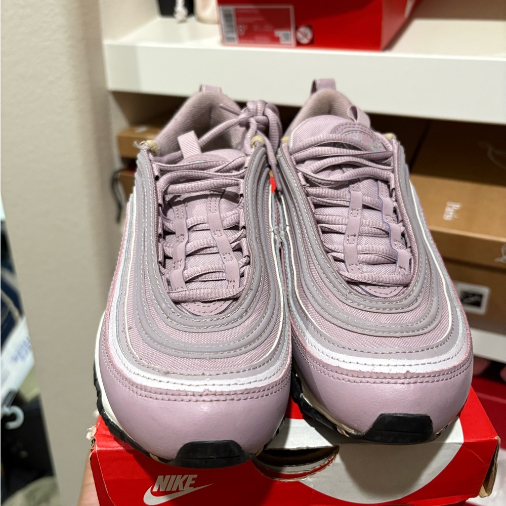 Nike Clean Out! - image 3